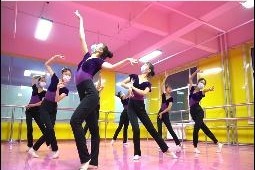 【视频】平凉红舞鞋少儿艺术中心舞蹈《小城谣》