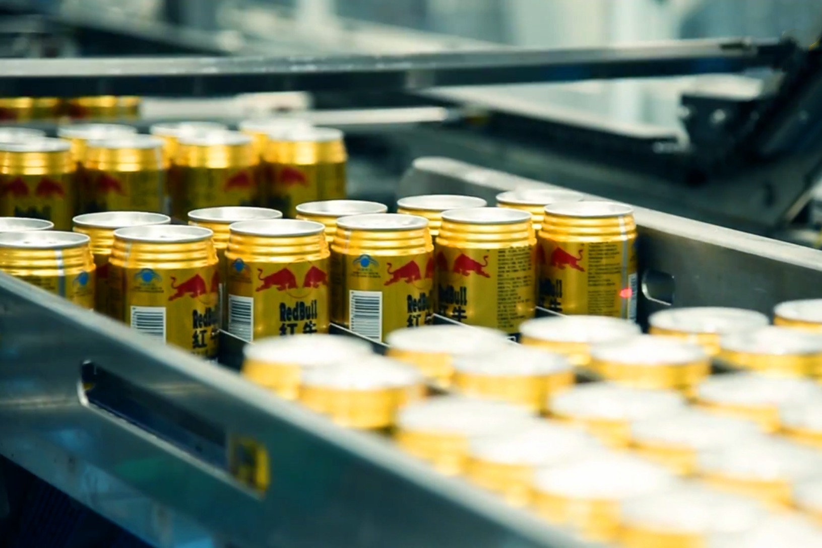 带你走进工厂看看红牛饮料的生产过程才发现6块钱一瓶不贵