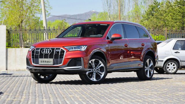 外观升级、内饰三屏更科技，奥迪Q7全新上市，售价还不到70万