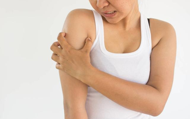 小症状与手抖是密不可分的那么手抖病因是什么