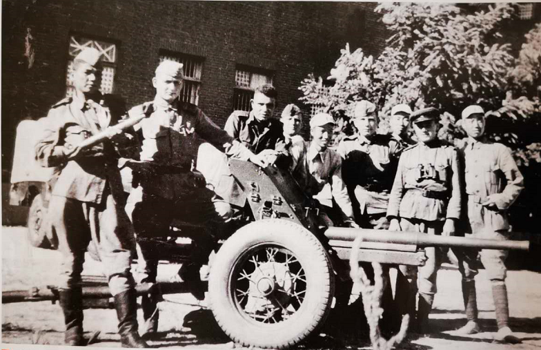 1945年八路军与苏联红军山海关会师