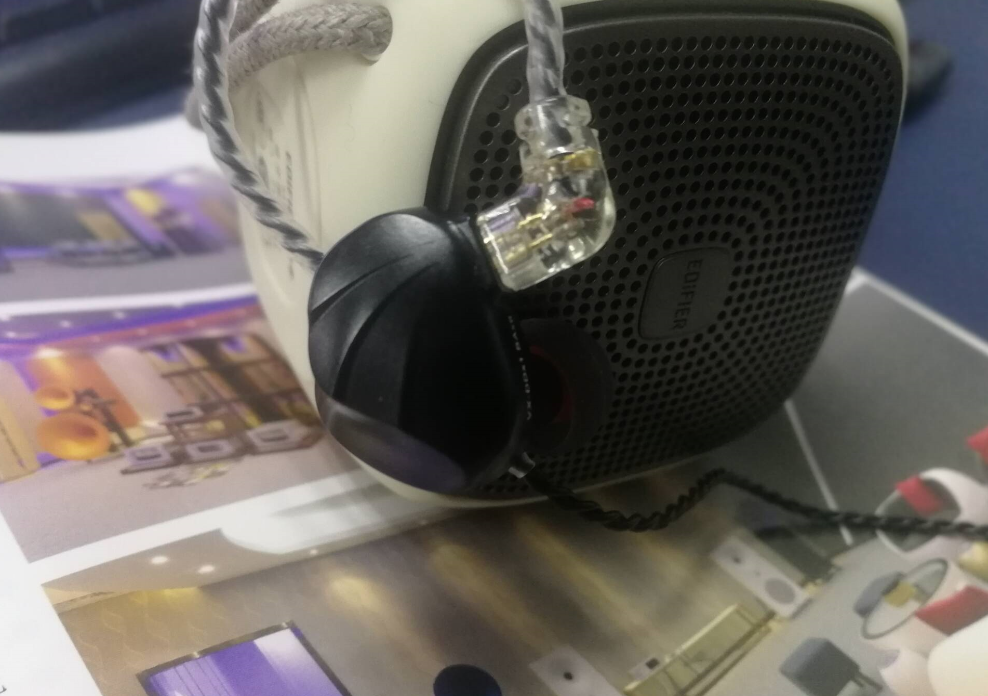 经典圈铁全方位升级,trn-vx首发双色版旗舰耳机错过心塞一个夏天