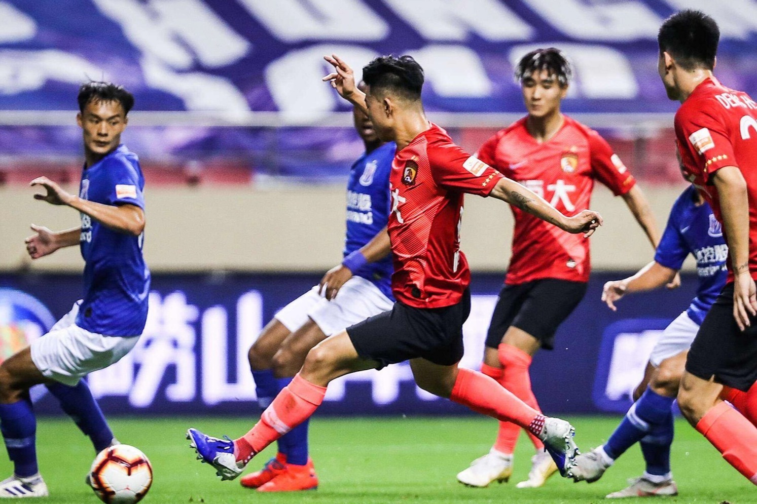 恒大申花均对超级杯安排有异议若早于联赛一周太紧迫不利于备战