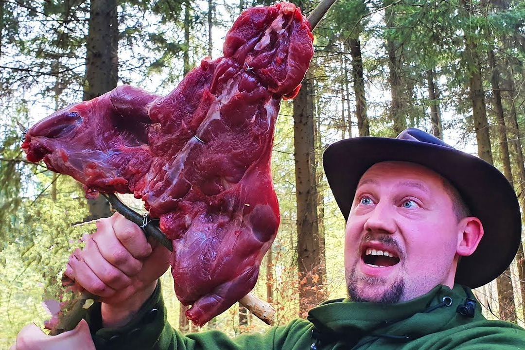 其实这是烤海狸鼠,真的看饿了