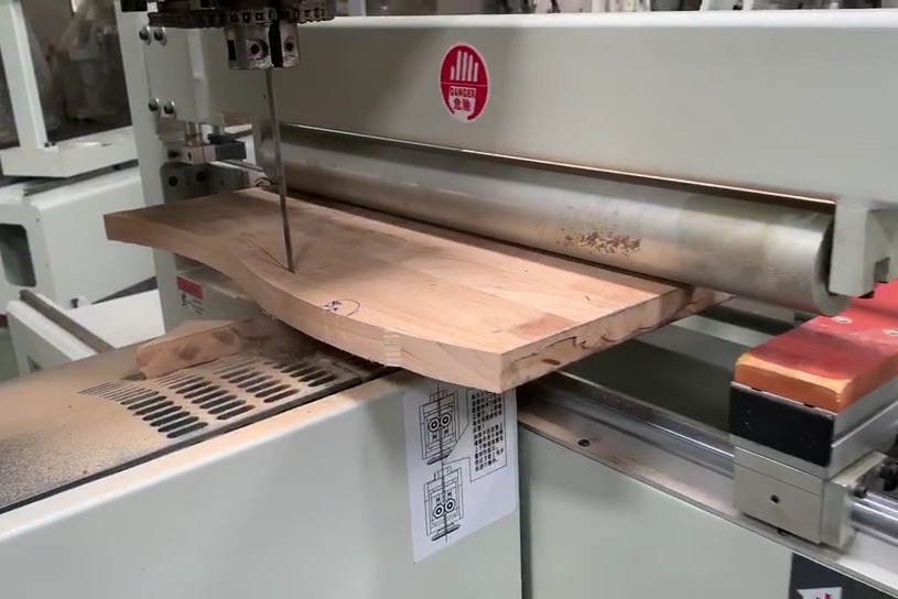 【九州创意】木家具扶手制作机械设备，数控曲线锯。