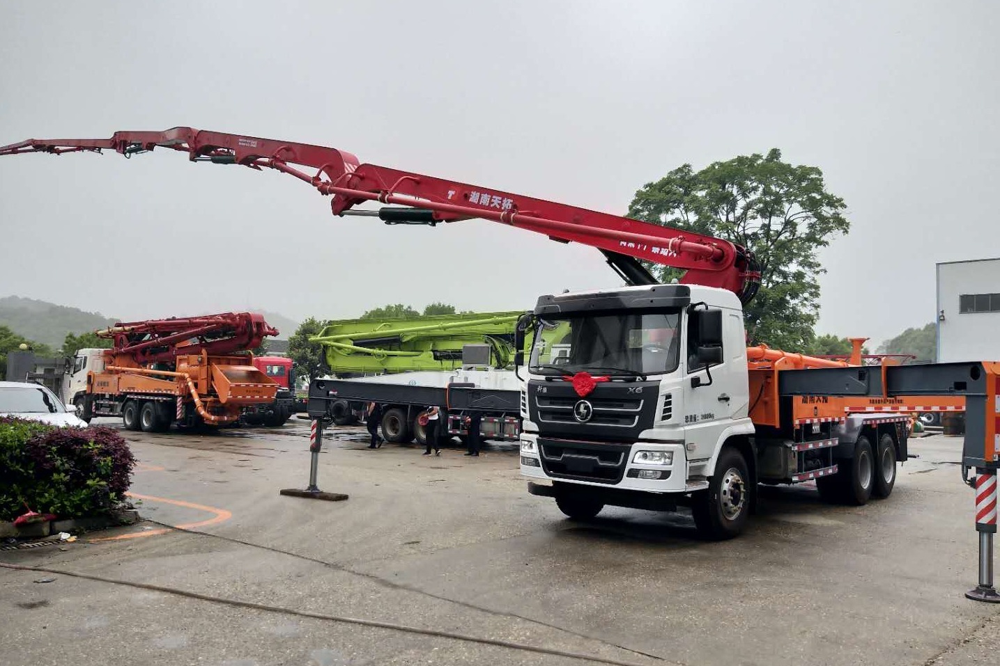 小型水泥泵车、混凝土泵车