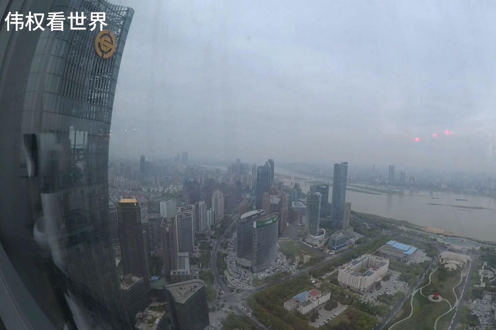 南昌有一栋303观光塔，从这里看城市风景简直就是无敌！