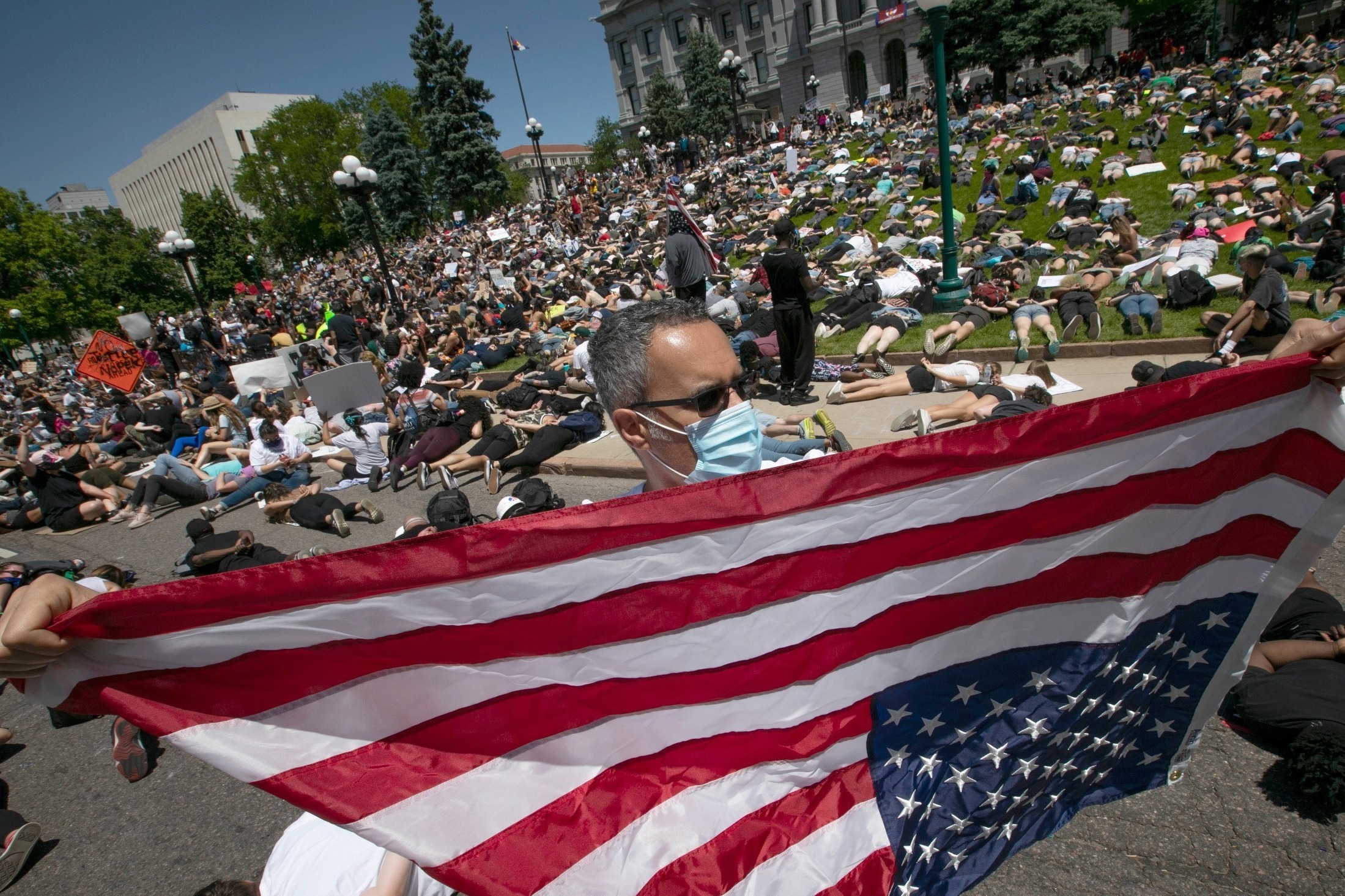 纽约镇压行动升级特朗普致电受害者家属起反效果黑客开始行动