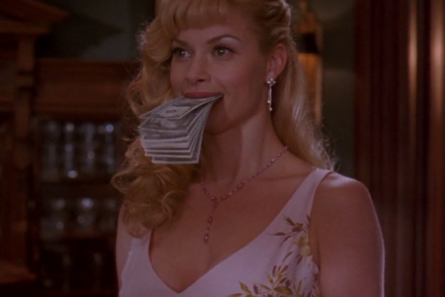 小伙们把妻子改造成机器人，从此贤惠听话，嘴巴里还能取出钱