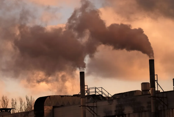 恶臭污染会造成居住环境恶化,引发周围居民的投诉和上访,成为影响社会