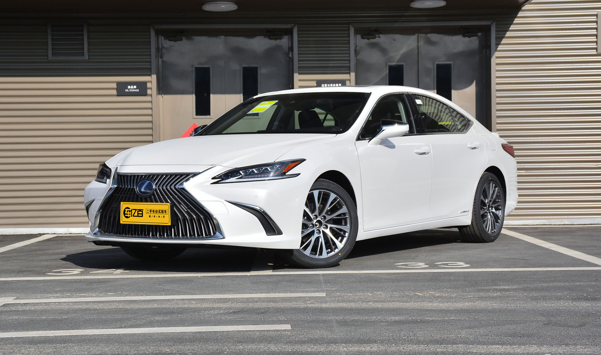 2020款雷克萨斯es300h尊享版白棕国六