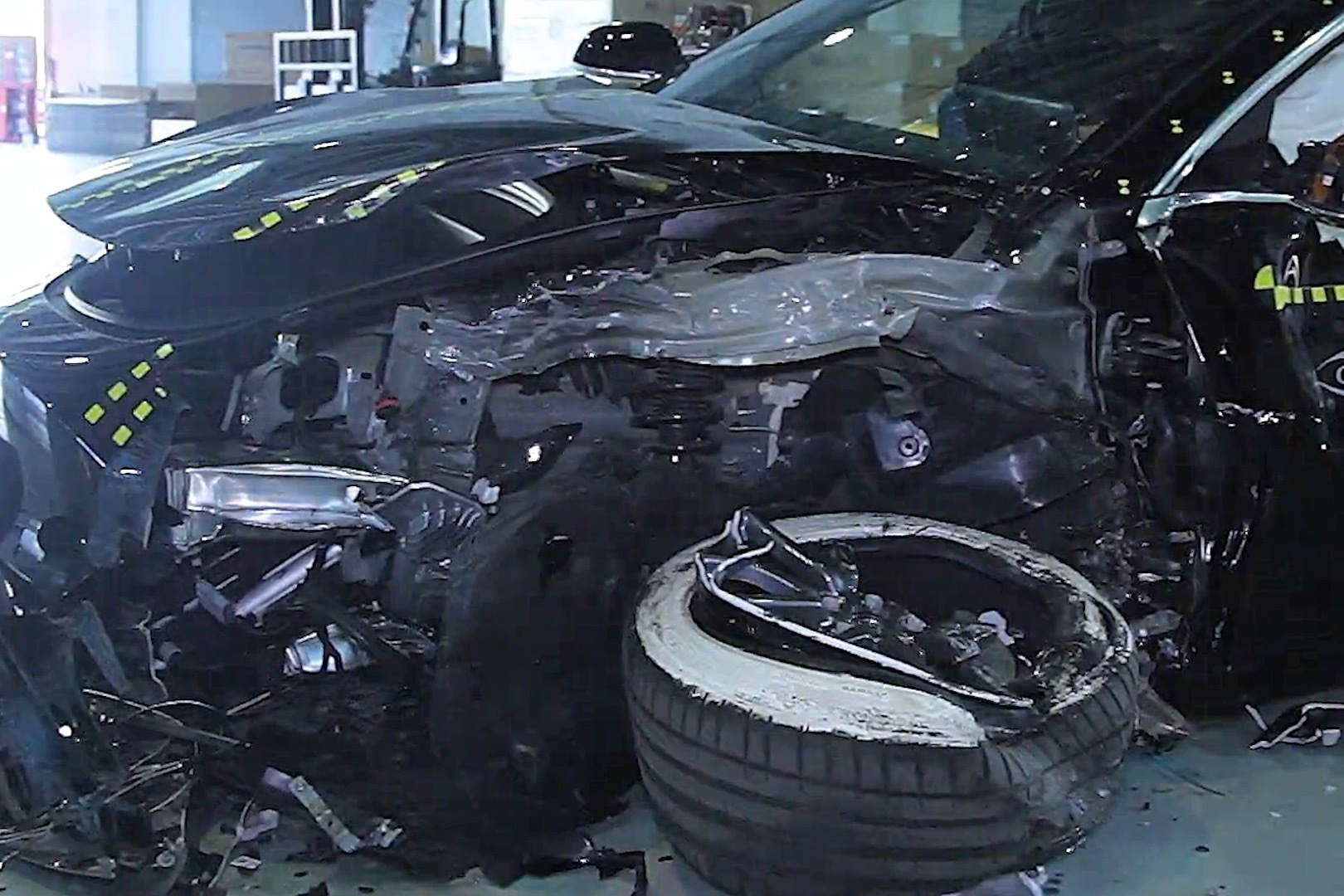 特斯拉Model 3究竟耐不耐撞？看完这个视频你就知道了_凤凰网视频_凤凰网