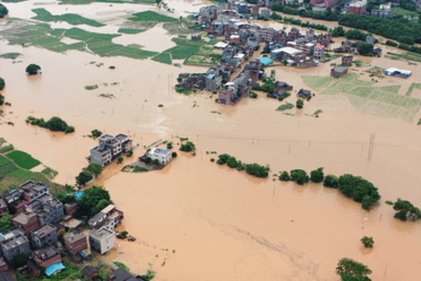 湖南江华县遭50年一遇暴雨袭击！20村进水 造成1死4失联！