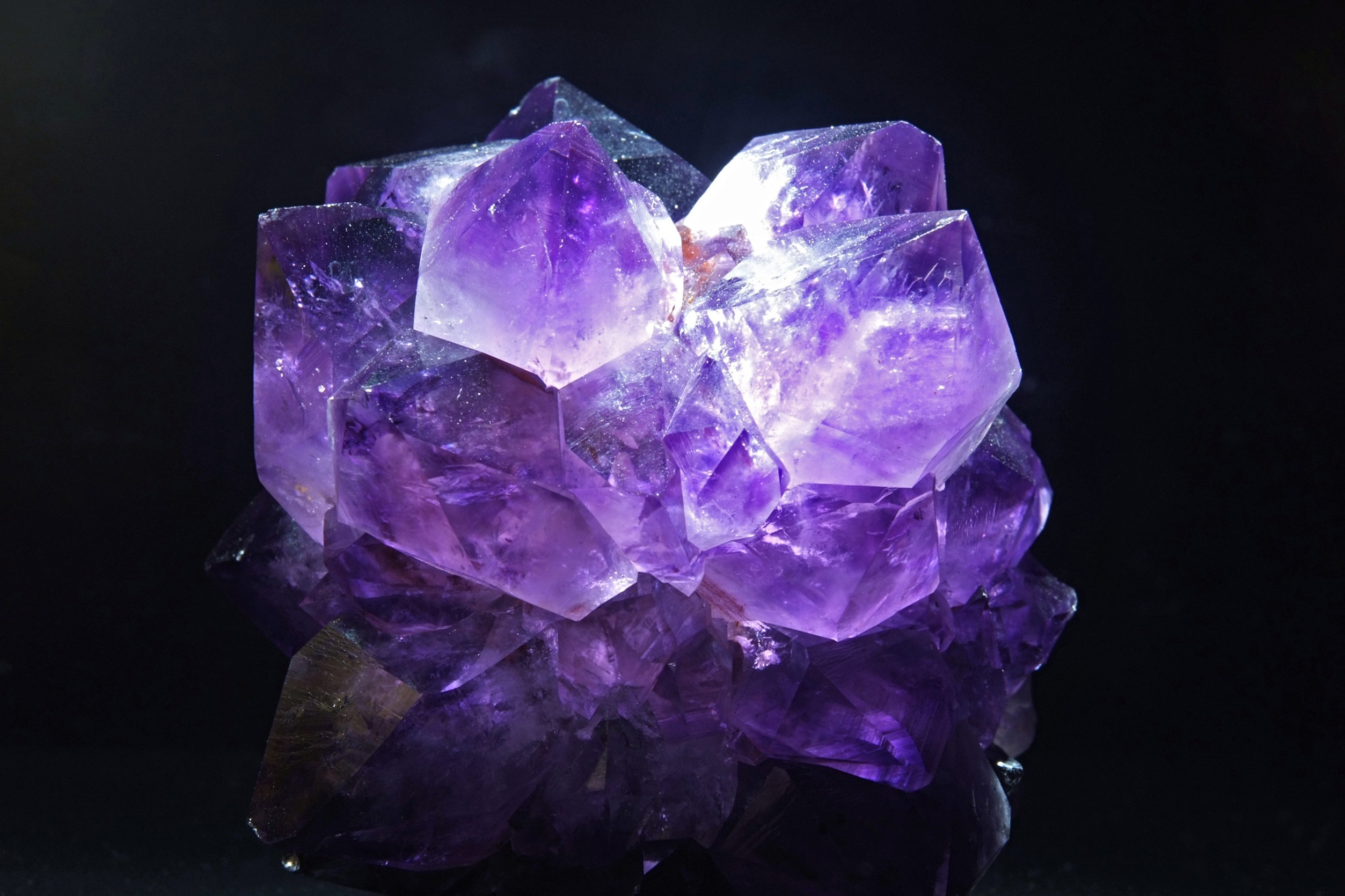 天然紫水晶粉水晶保管保养，忌高温暴晒，文诚珠宝