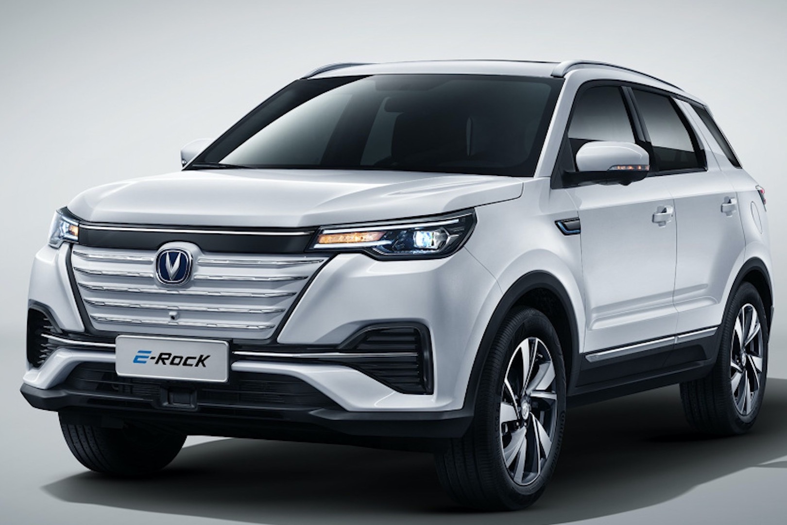 续航里程605km 长安CS55 E-Rock公布预售价