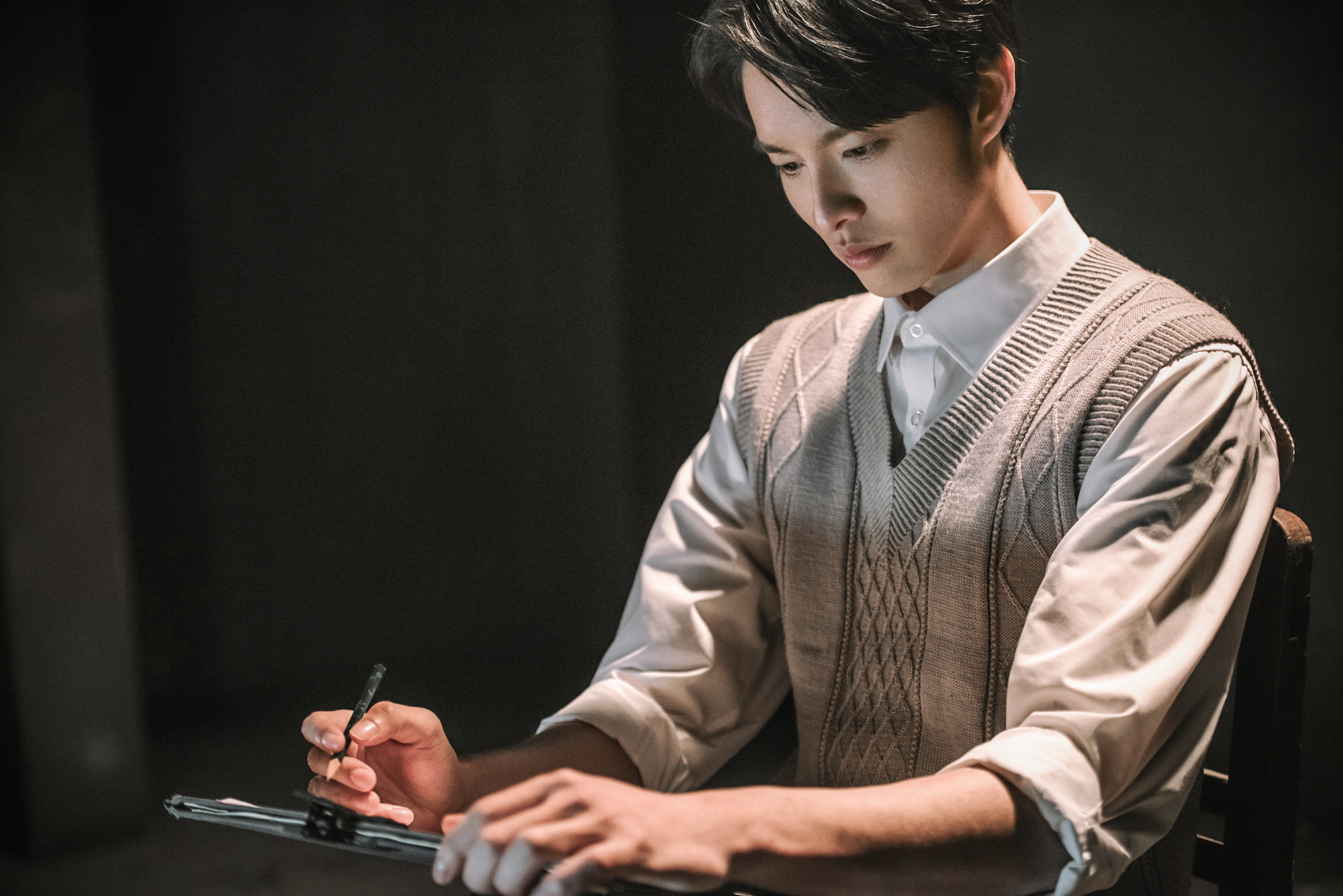 《失踪人口》热播 网友喊话吕聿来"骨子里都是戏"