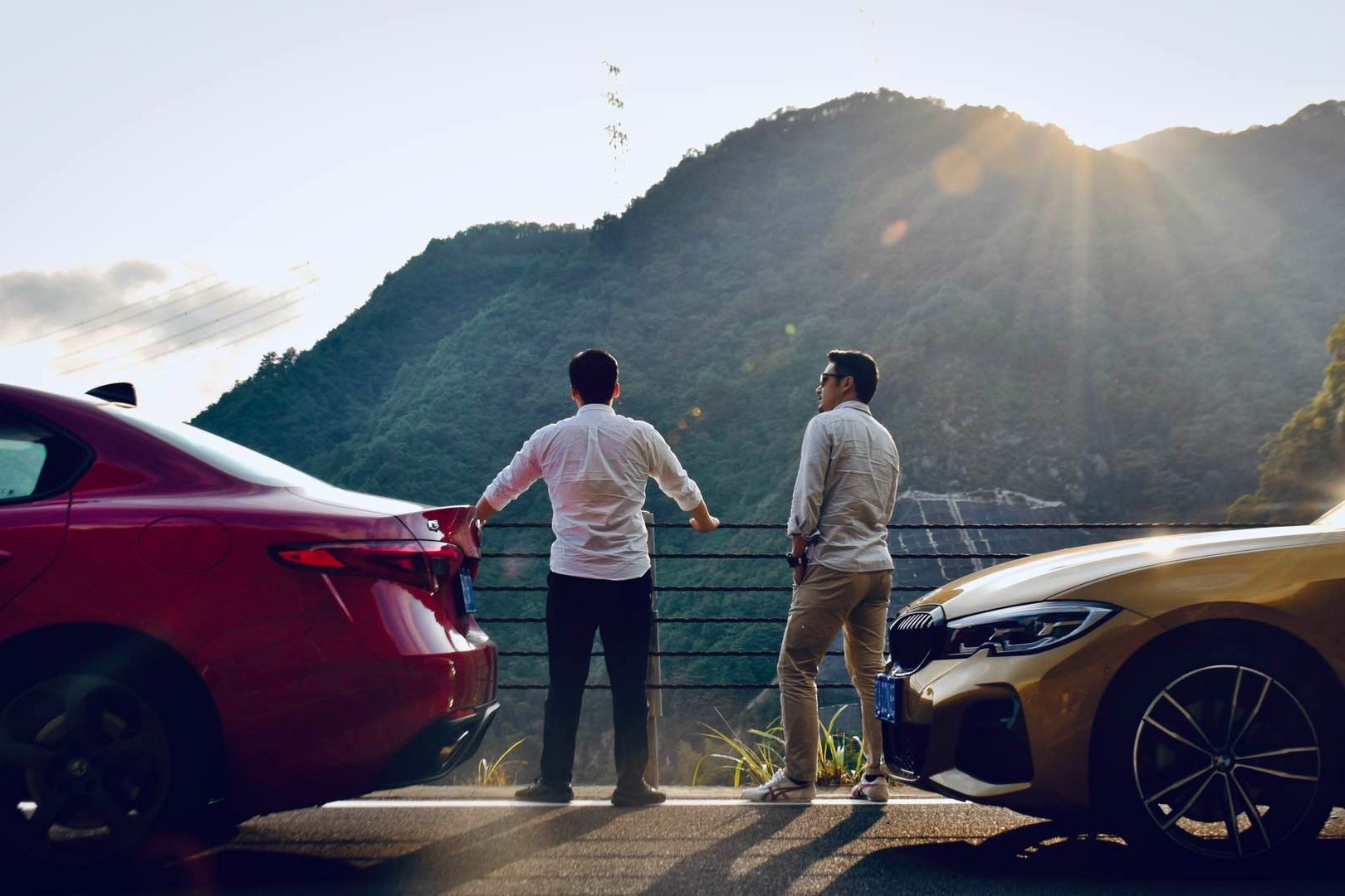 真刀真枪！宝马330i VS阿尔法·罗密欧Giulia山路对比试驾