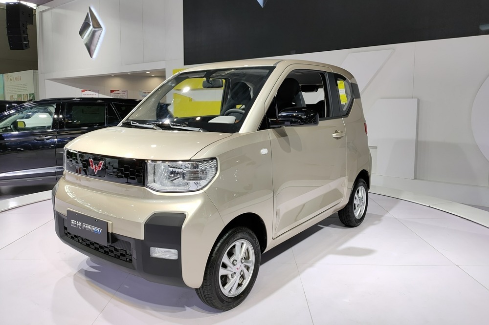 一分钟带你看懂重庆车展上的五菱宏光MINI