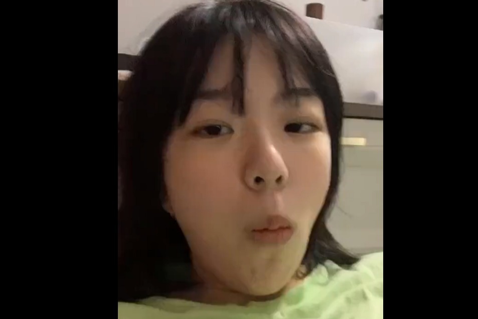 当你听到隔壁有帅哥时……_凤凰网视频_凤凰网