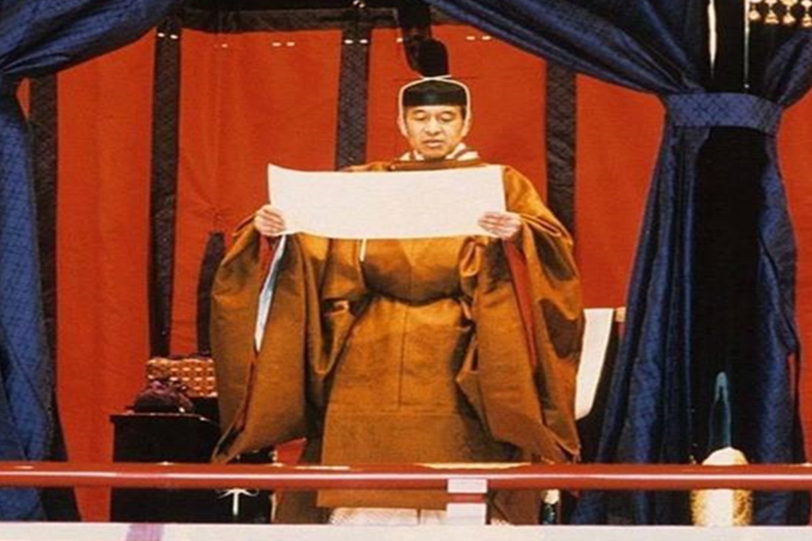 日本天皇上位前，必须要有一个特殊仪式，此仪式跟佛教的关系很大