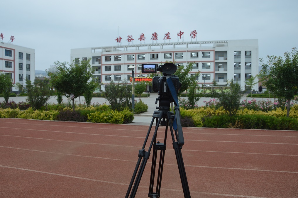 【图说甘谷】甘肃甘谷康庄中学:举行升国旗宪法晨读活动