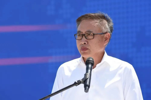 南昌市委常委王万征祝贺福特领界出口海外发车