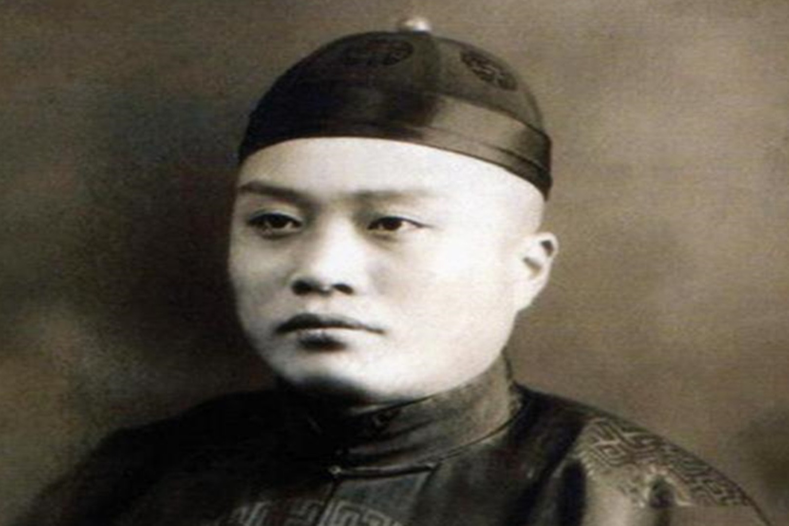 中国最后一位状元,日本人拿刺刀都请不动他,最后被活活气死