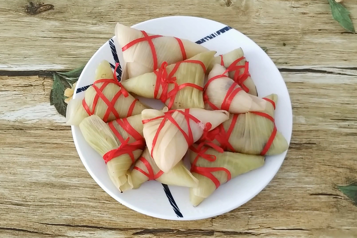 端午节特别奉献，玉米叶小粽子的做法，一口一个，好吃不腻