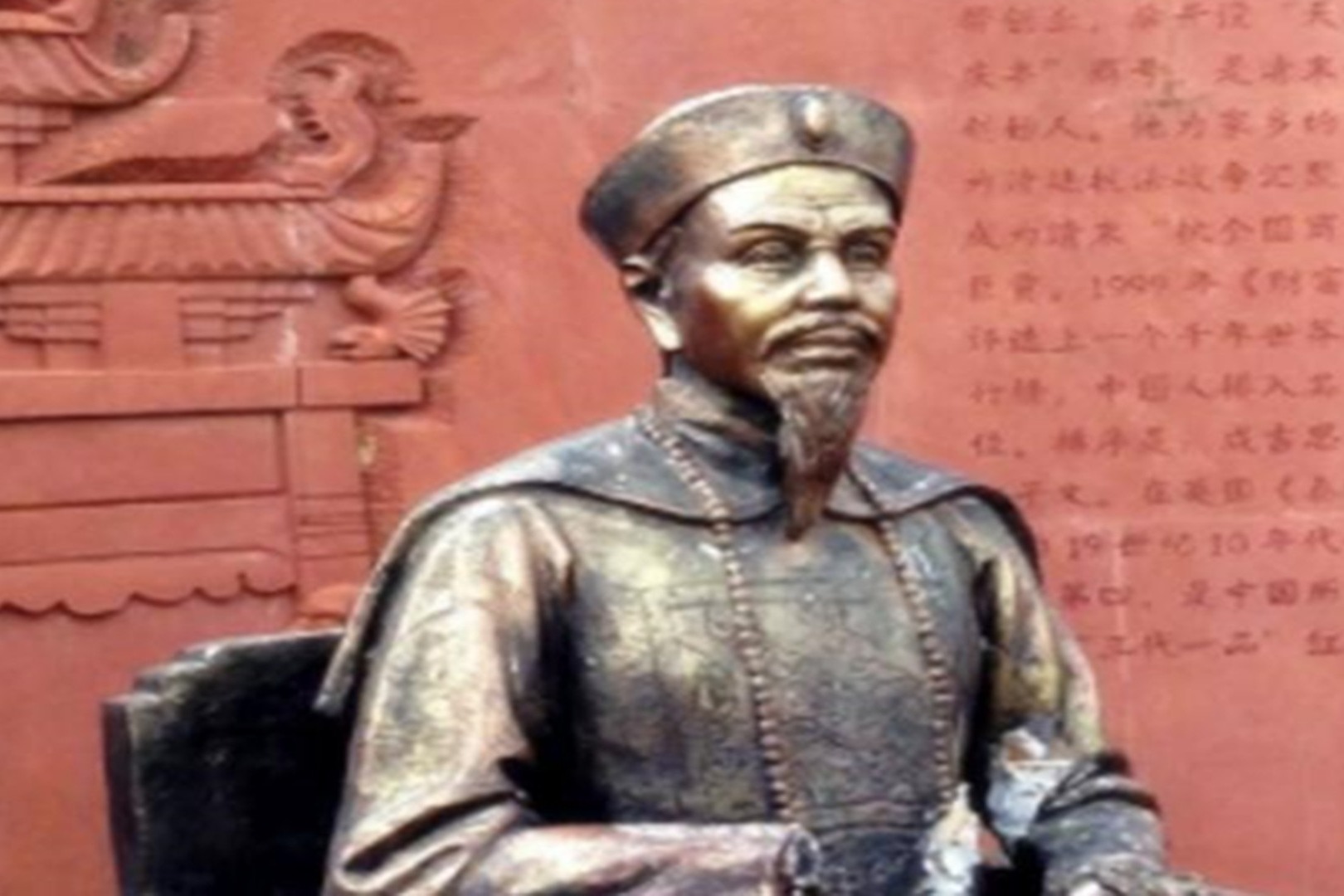 此人是云南“钱王”，用二十两银子起家，富敌半个云南