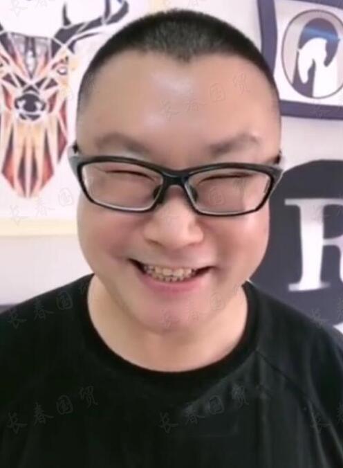 51岁歌手尹相杰复出!身材发福明显,笑眯眯容颜未改