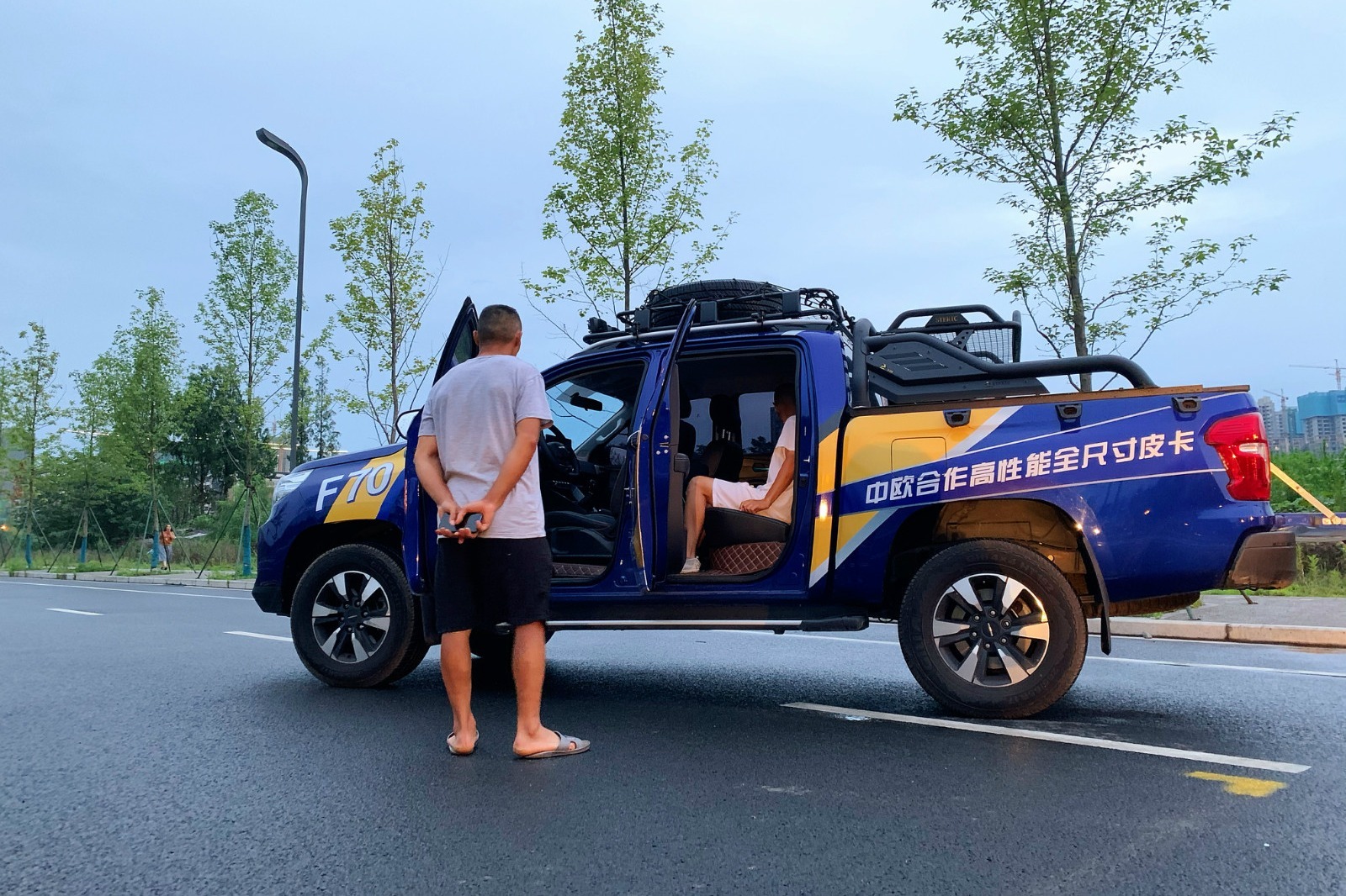 轻微改装后的长安凯程F70颜值逼近福特猛禽