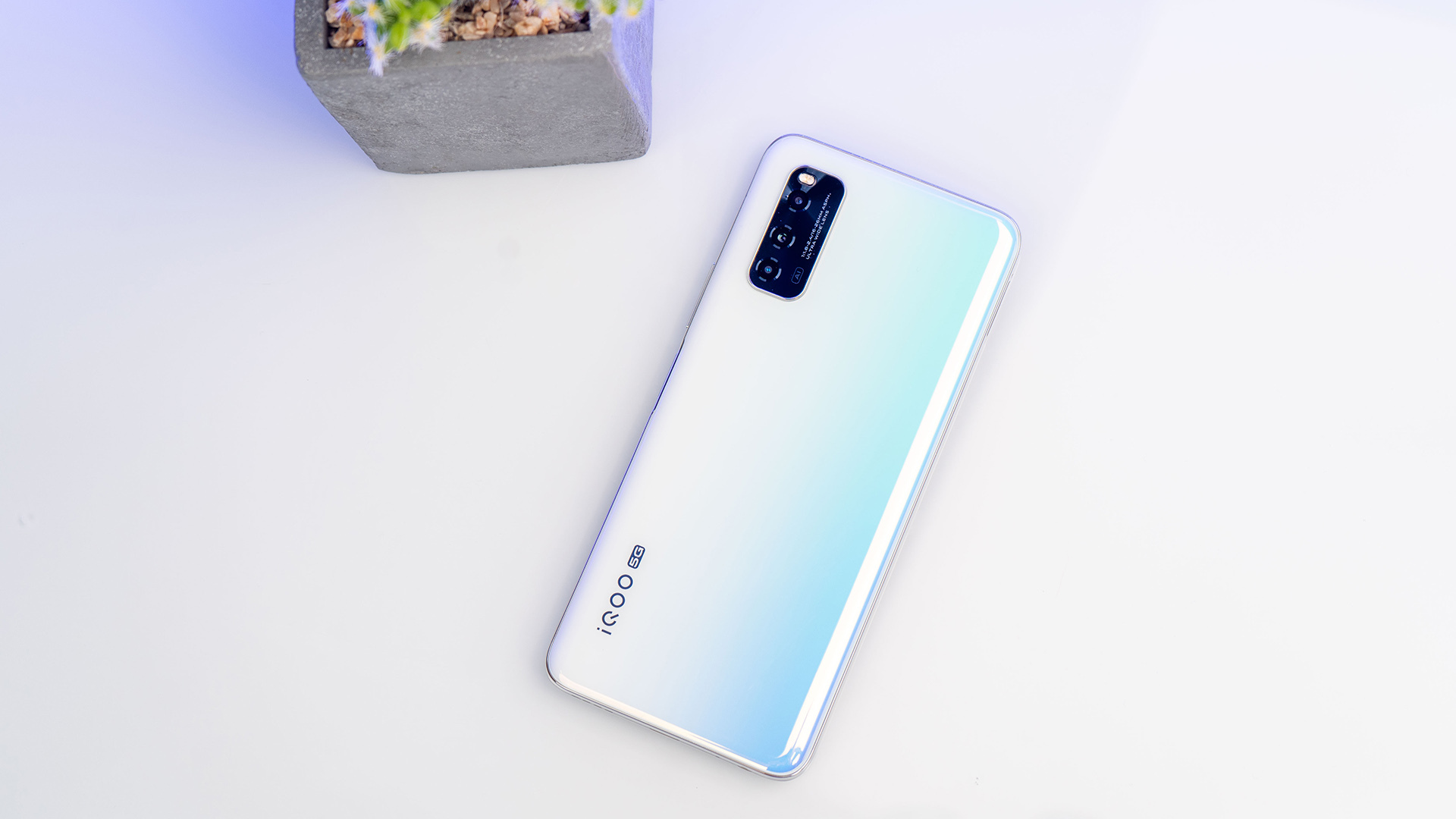 超强性能生而为赢iqooneo3极昼色图赏