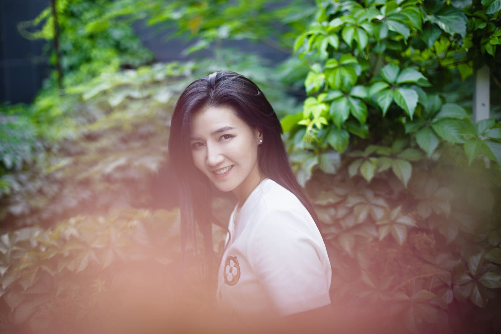 打开凤凰新闻,查看更多高清图片近日,周开开一组夏日度假风写真曝光