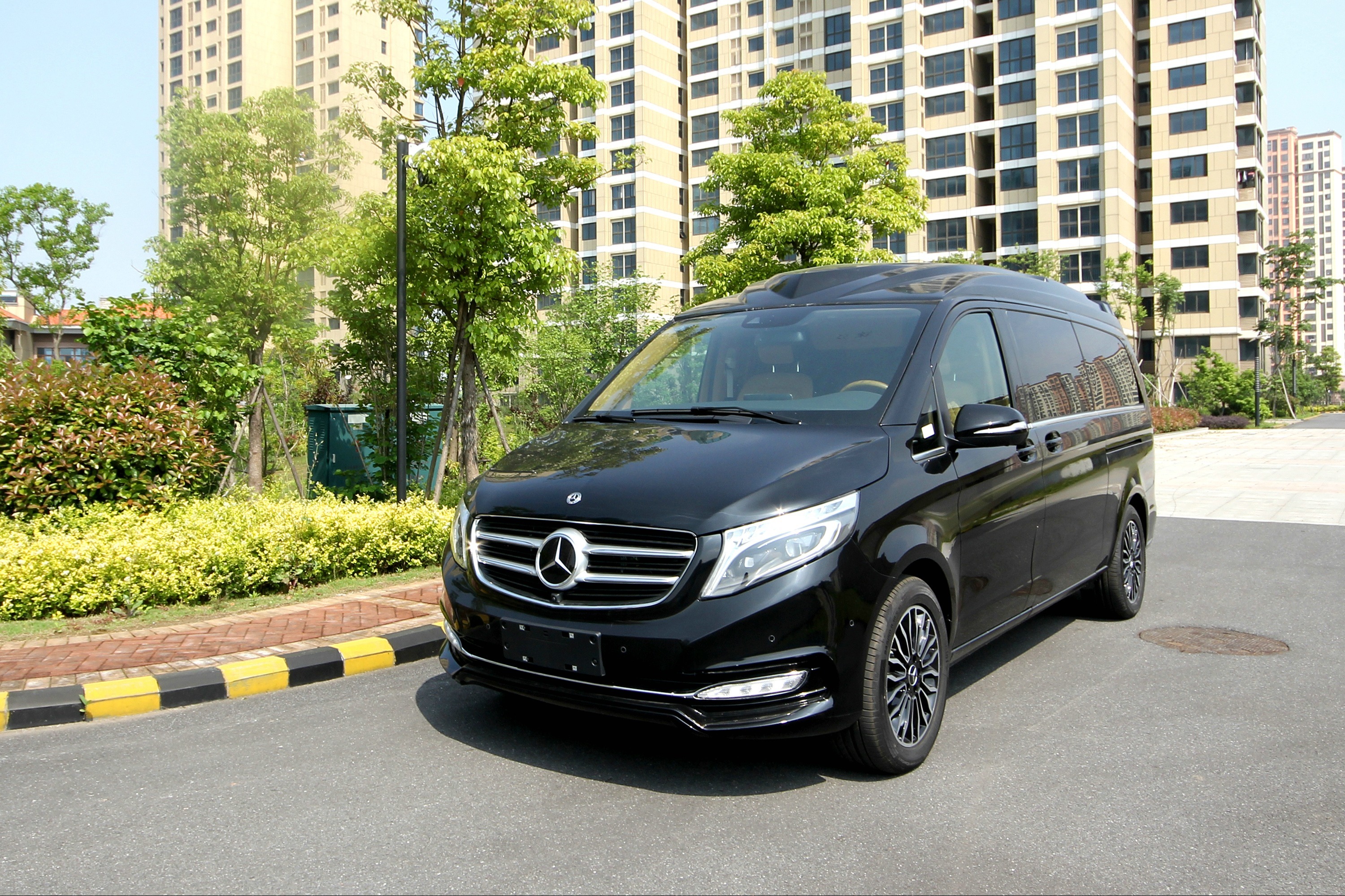 20新款奔驰v260l商务车都说有排面的尊贵高顶版房车