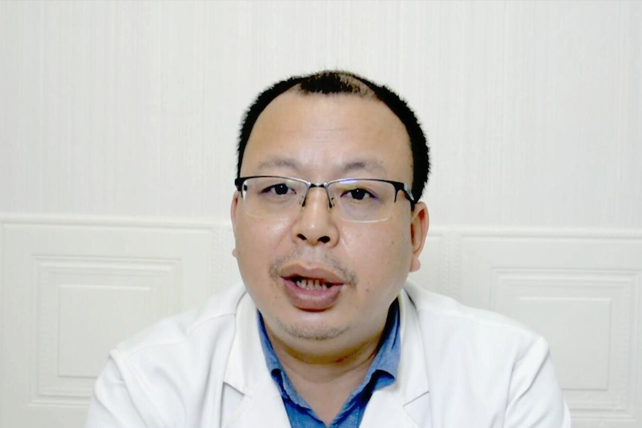 成都市西区医院美容科邓东伟：隆鼻修复风险高低分析