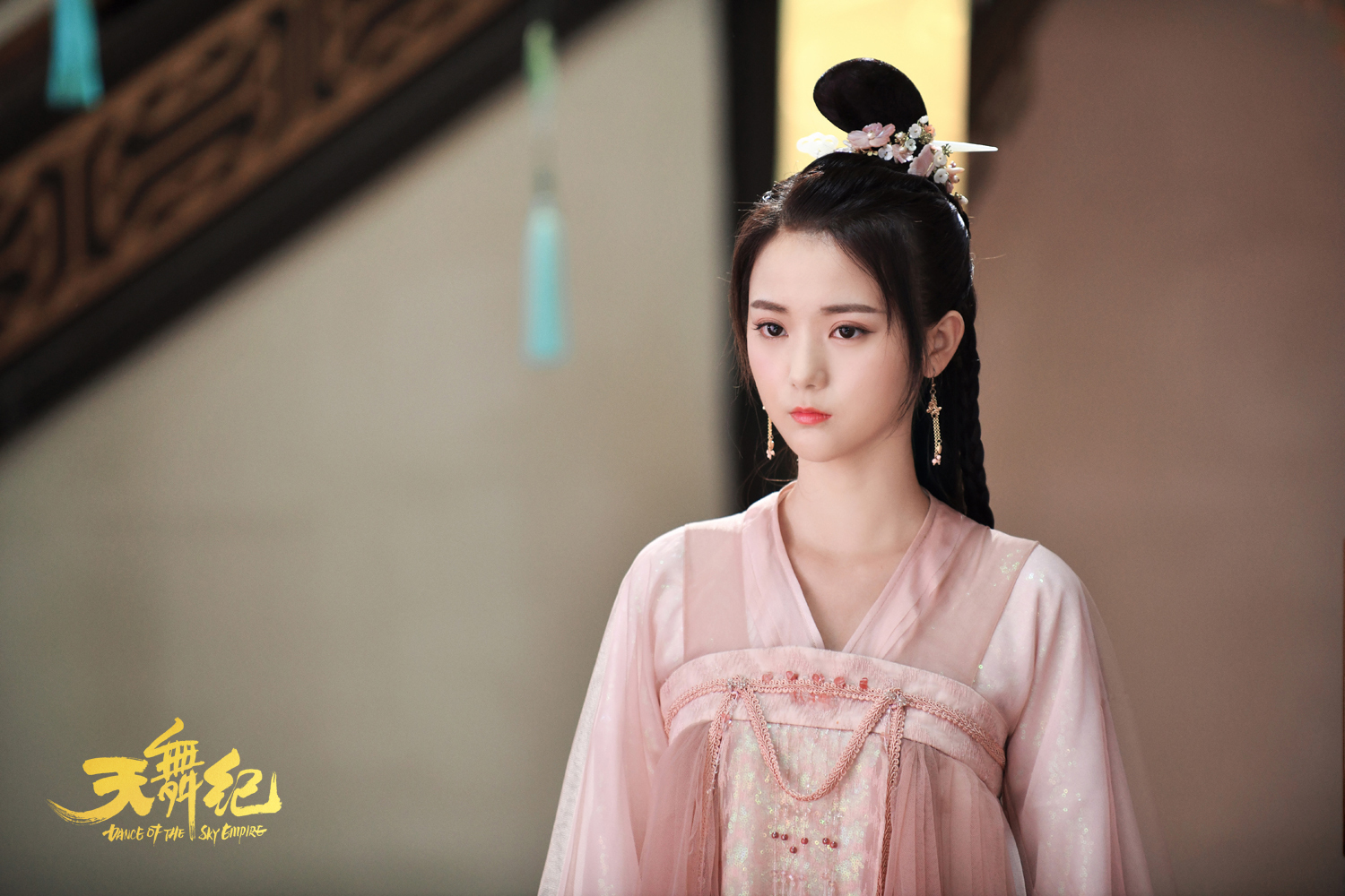 戏外的马倩倩称《天舞纪》是她演过的"打戏最多的古装戏",在导演的