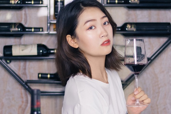 中国人和外国人喝红酒的区别？