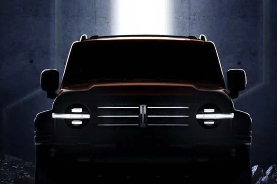 与哈弗H9同平台打造，WEY全新越野SUV曝光，外观酷似牧马人