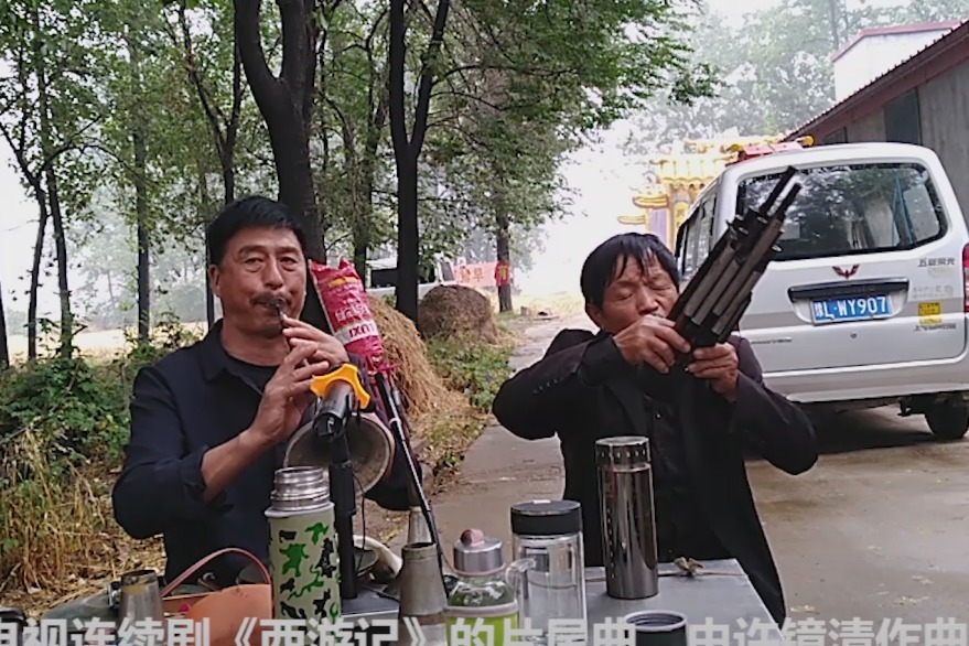 唢呐高人演奏歌曲《敢问路在何方》这功力，这味道，滋润到心里！