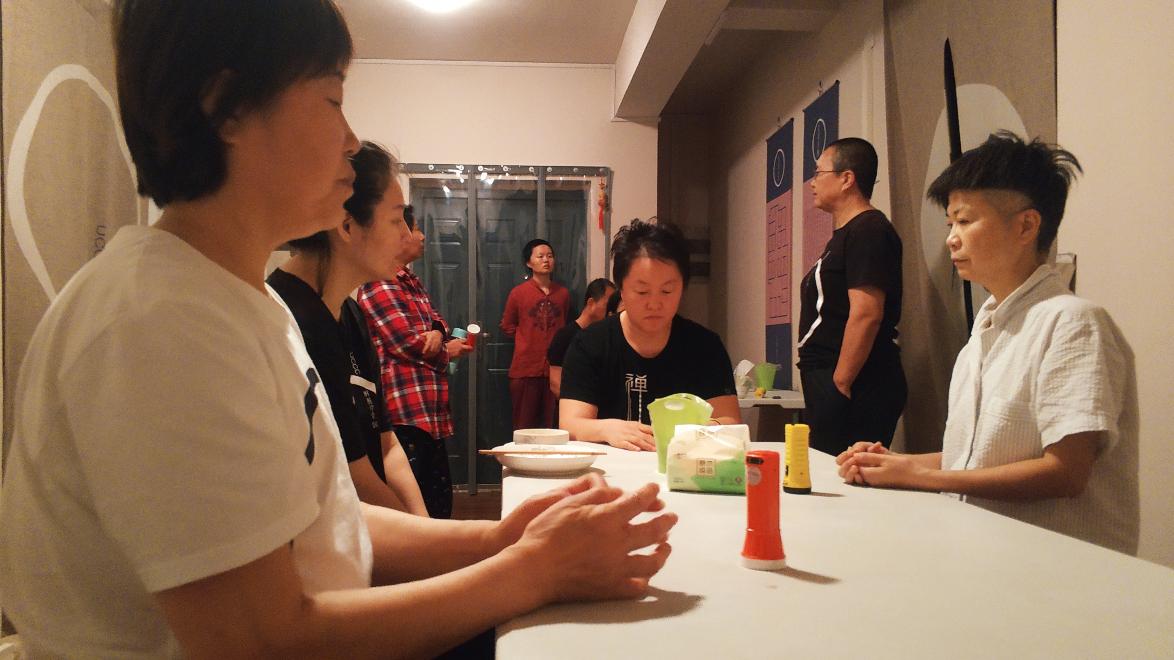 时照禅学堂—闭黑关让我回到了20岁元气满满的年轻状态__凤凰网