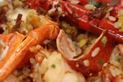 蛋炒饭配上龙虾，尝一口就知道什么叫绝配！