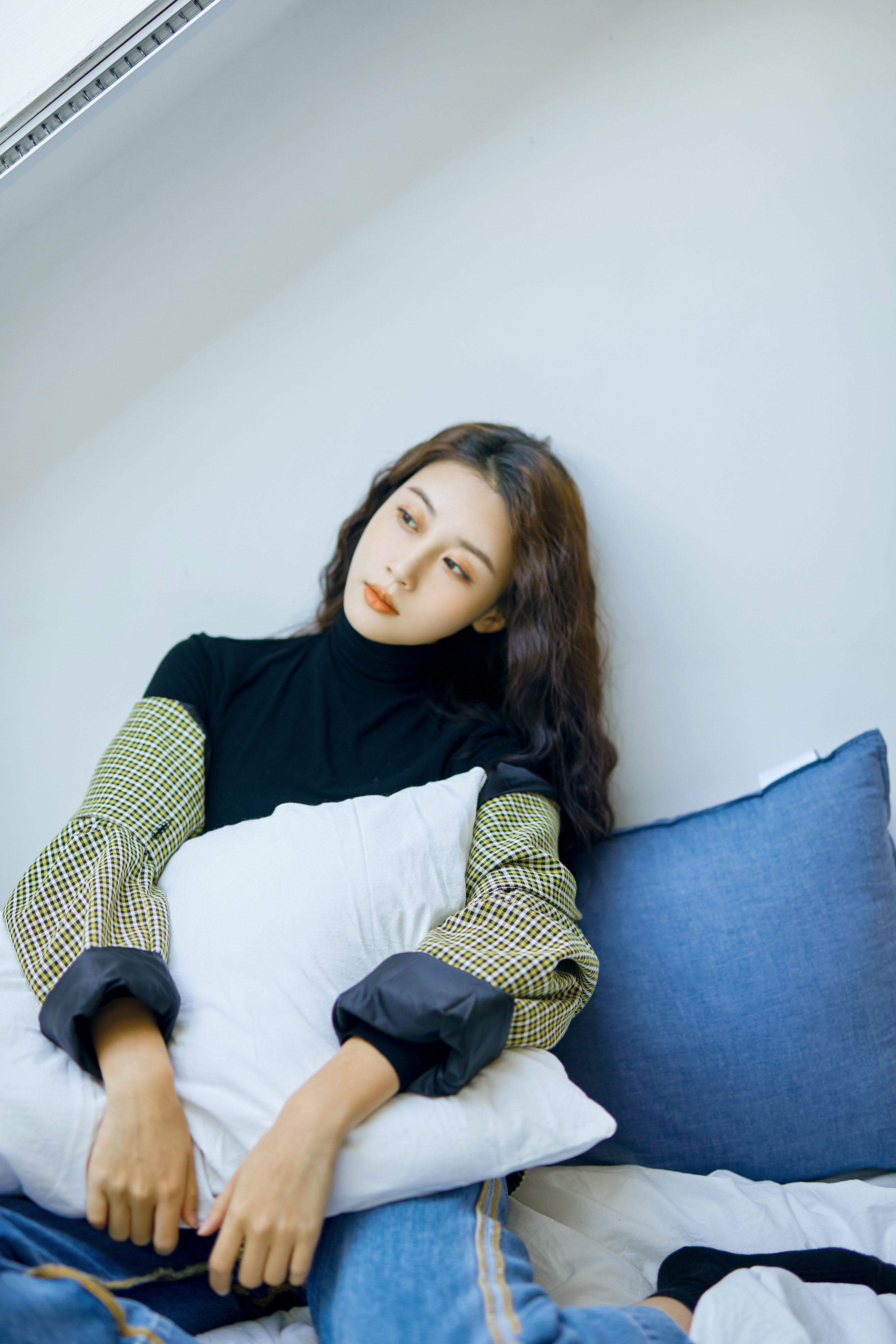 张雅卓港风写真曝光 尽现"战毒女孩"酷飒__凤凰网