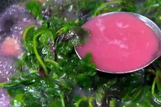 苋菜皮蛋汤，味道鲜美，健康还有营养