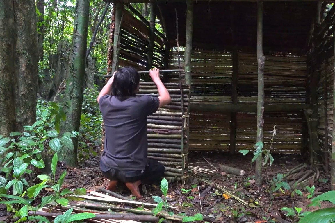 丛林生存，快速建造庇护所小屋，野外生存必备技能