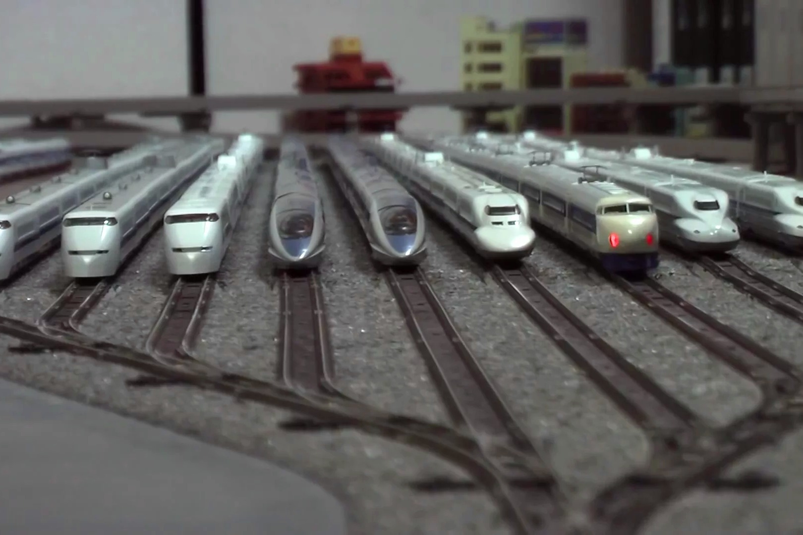 打造迷你高铁系统，还原一比一真实场景，有什么不明白看看就知道