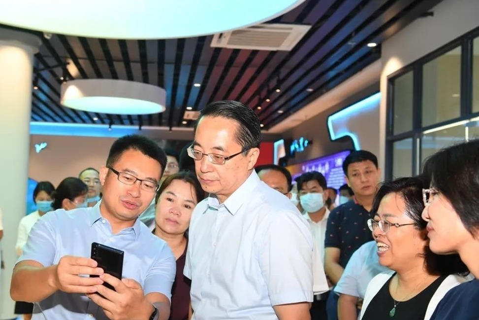 临汾市委副书记、市长李云峰率队赴苏州同程集团参观考察