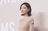迪奥梦之设计师展览王丽坤，一身连衣长裙尽显古典之美