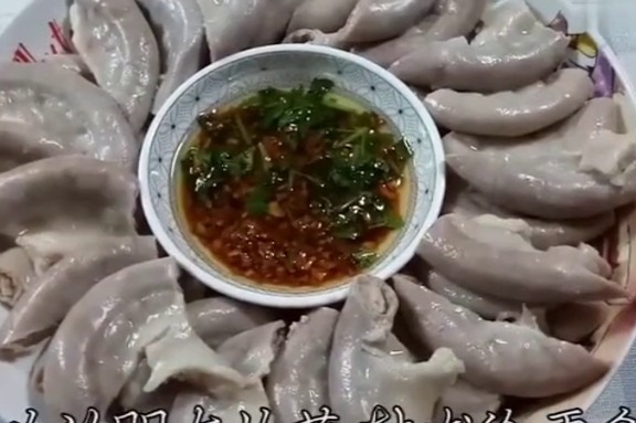 大厨教“粉肠”家常做法，这样做法才算会吃，原汁原味实在太好吃