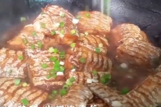 大厨教你一道“红烧带鱼”家常做法，最好吃的做法，简单又不腥
