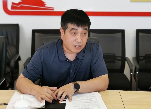 肃宁县工信局局长张学文汇报淘宝峰会的相关情况